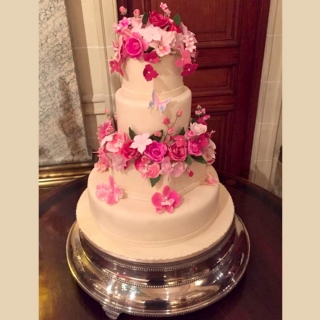 bolo com flores rosas em 3D